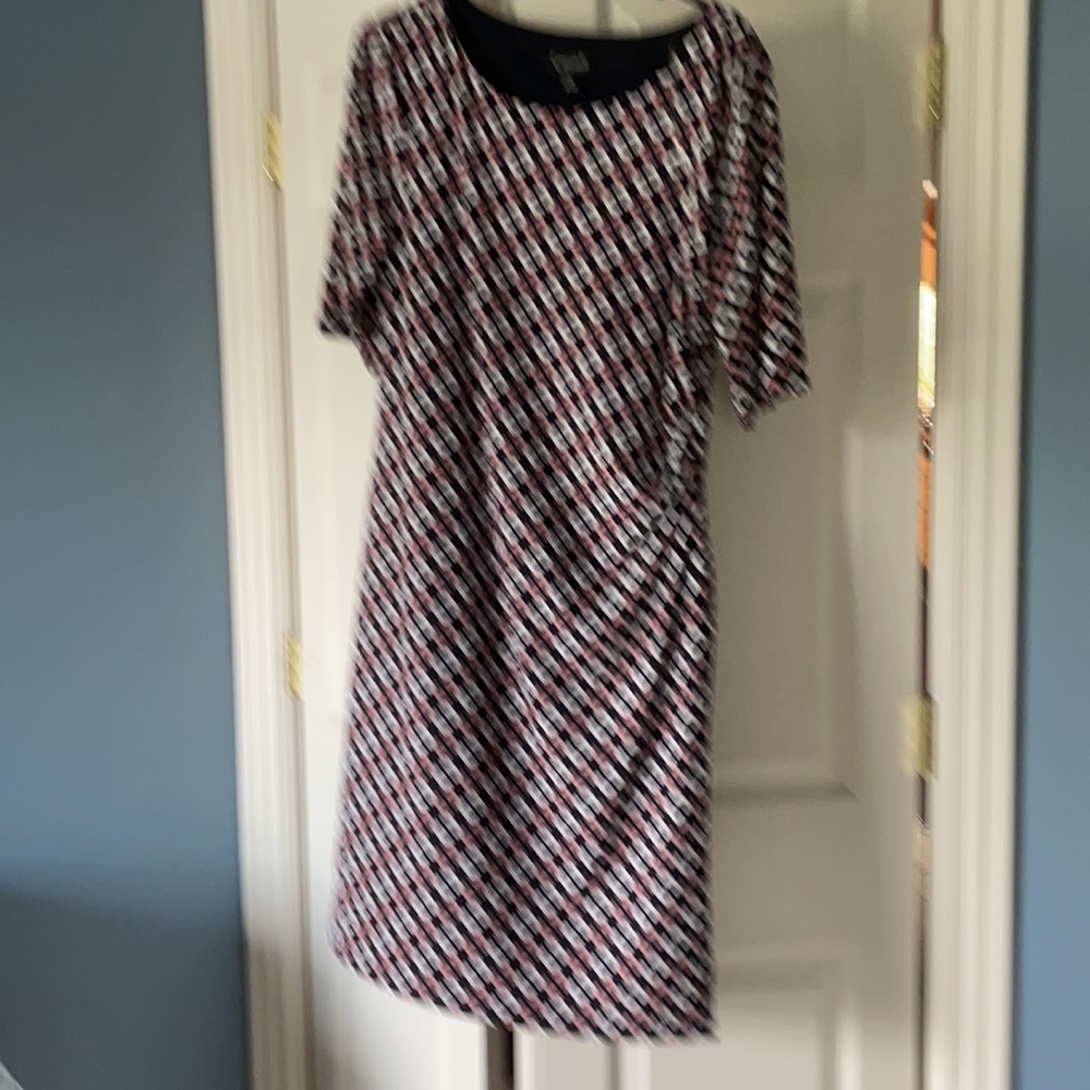 Dressy with a side split. - Picture 2 of 3